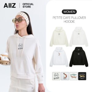 AIIZ เสื้อฮู้ดผู้หญิงแบบสวมหัวพิมพ์ลายกราฟิก AIIZ Women's Petite Cafe Pullover Hoodie